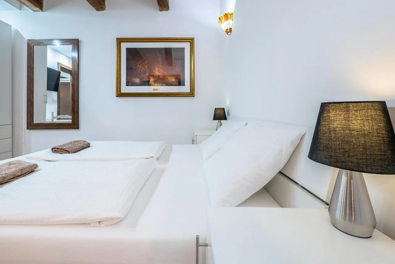 Valletta Main Street Apartment Deluxe