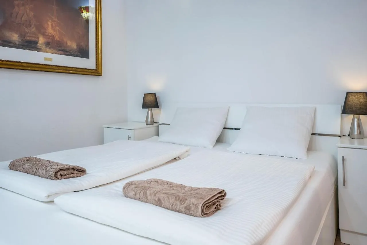 Valletta Main Street Apartment Deluxe 0*,  Malta
