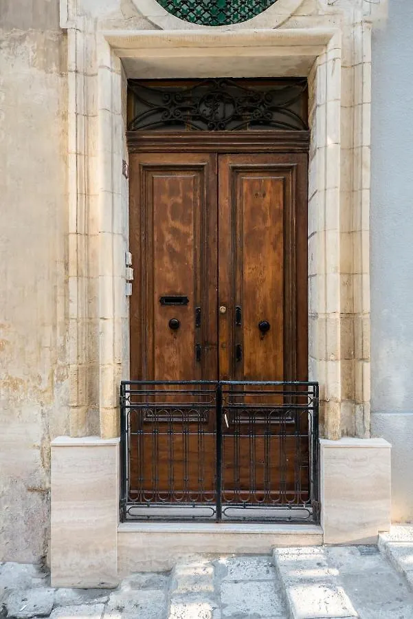 Valletta Main Street Apartment Deluxe 0*,  Malta
