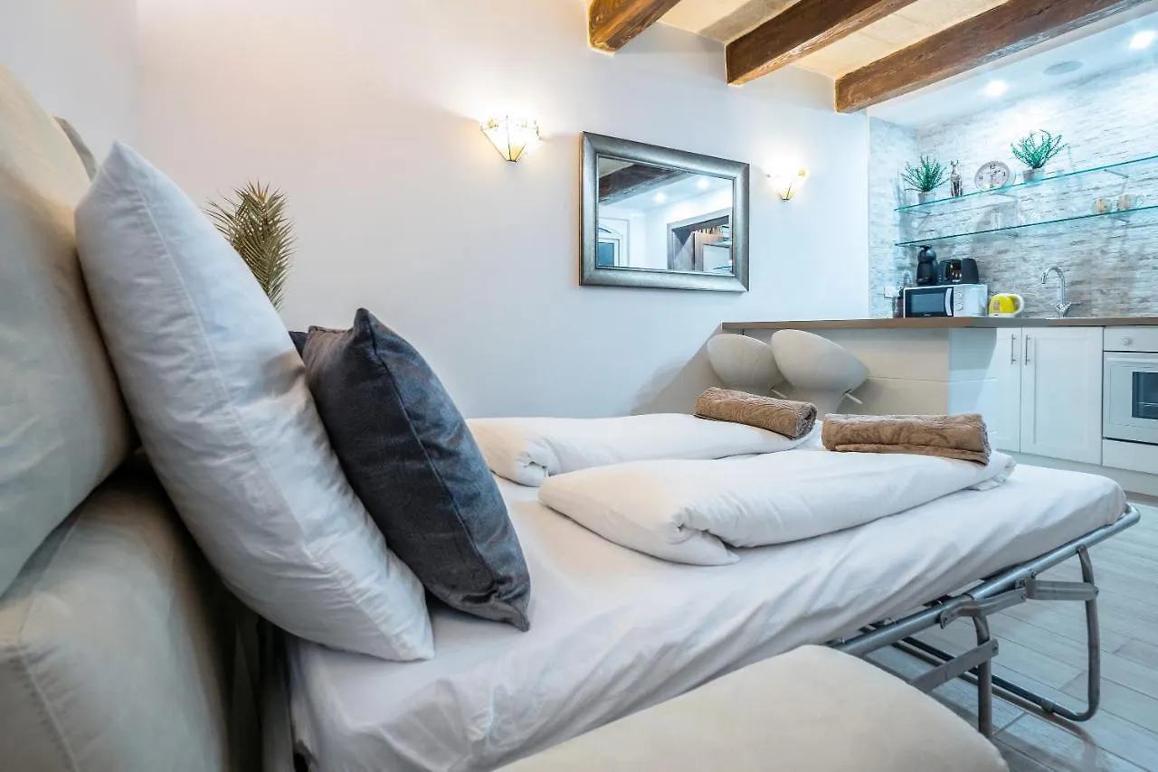 Valletta Main Street Apartment Deluxe Malta