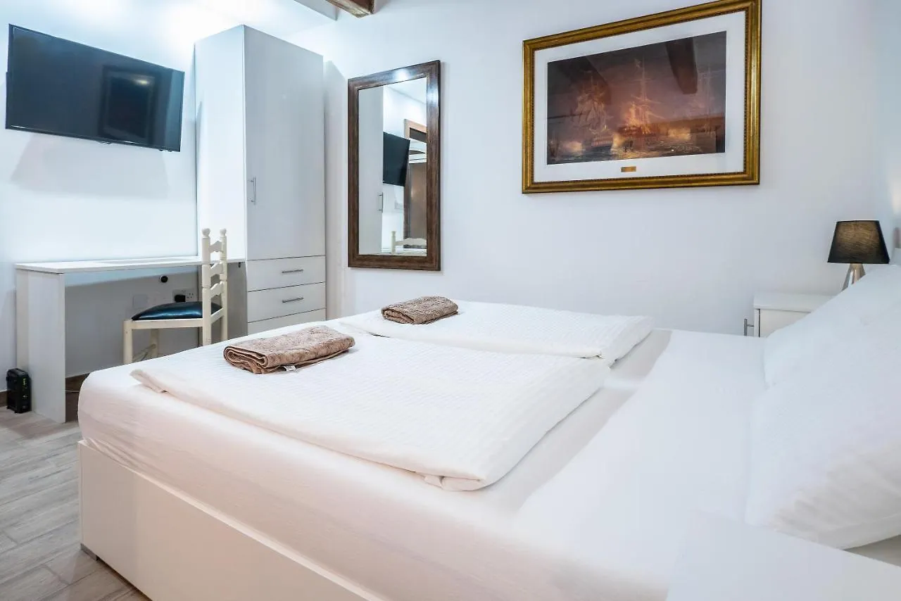 Valletta Main Street Apartment Deluxe